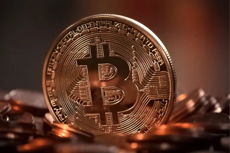 Bitcoin surged over $20,000 as the US dollar weakened